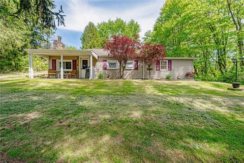 102 Tioga Ln, Delmont, PA 15626