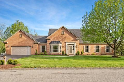 909 Red Oak Dr, Harmar, PA 15238