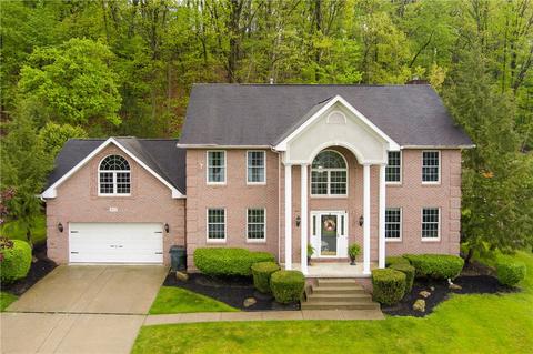 819 Stonebridge Dr, Greensburg, PA 15601