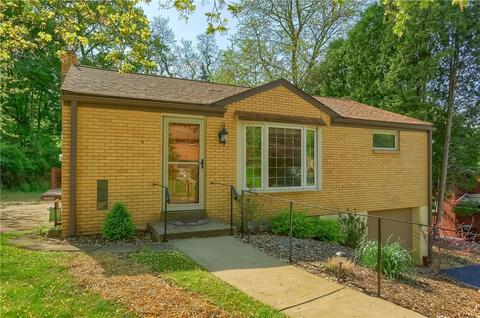 127 Elmwood Dr, Shaler, PA 15116