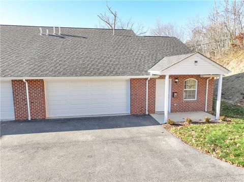 206 Adia Ln, New Kensington, PA 15068