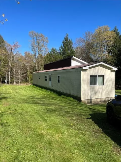 42686 Gilson Ridge Rd, Titusville, PA 16354