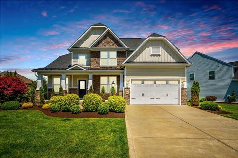 705 Jonagold Dr, Canonsburg, PA 15317