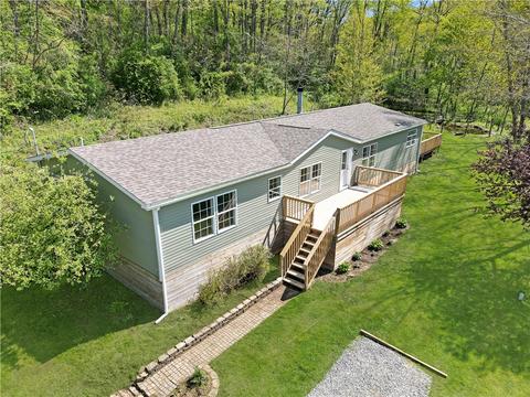 3455 Townwood Rd, Ellwood City, PA 16117