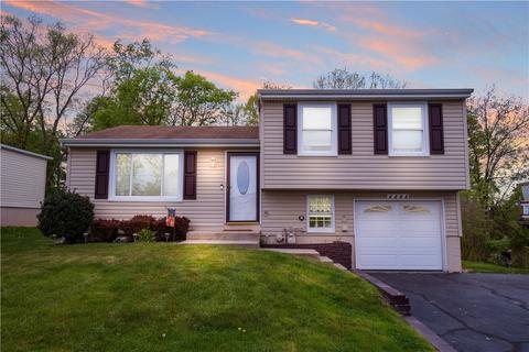 3203 Bradbury Dr, Aliquippa, PA 15001