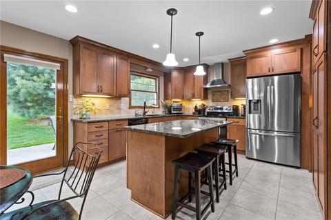 116 Westminster Dr, Mars, PA 16046 photo 3