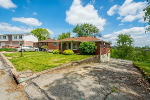 323 Bluemont Dr, West Mifflin, PA 15122