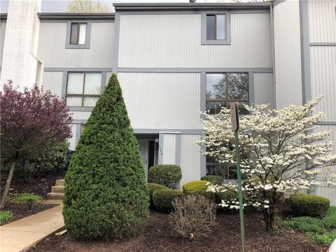 1554 Pinehurst Dr, Pittsburgh, PA 15241