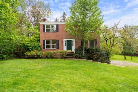 2842 Anderson Dr, Hampton, PA 15101