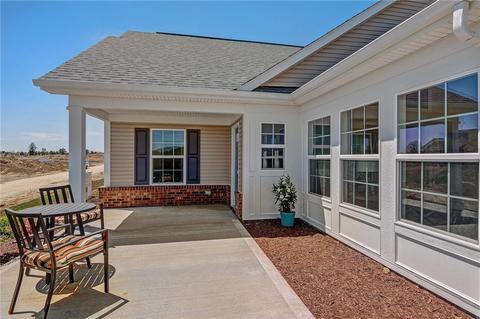 1002 Forest Oaks Dr, Butler, PA 16001
