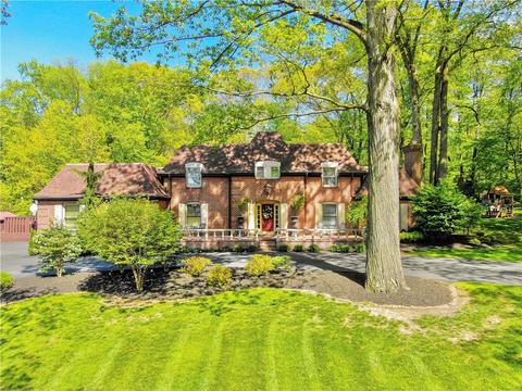 3412 Banberry Ln, New Castle, PA 16105