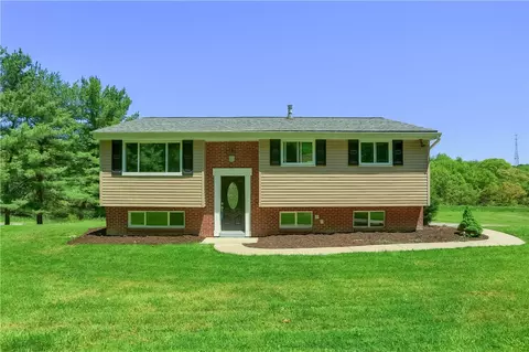 9990 Grubbs Rd, Wexford, PA 15090