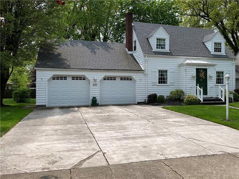 228 Englewood Ave, New Castle, PA 16105