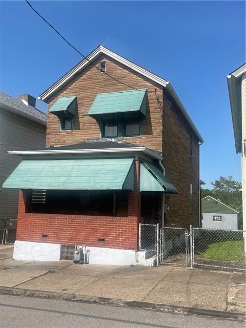 635 S 5th St, Duquesne, PA 15110