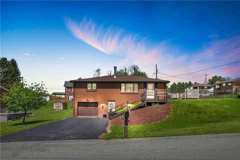100 Sir Richard Dr, Irwin, PA 15642