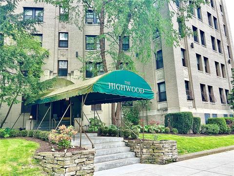 372 S Highland Ave #208, Pittsburgh, PA 15206