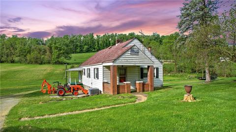 533 Mount Tabor Rd, Coal Center, PA 15423