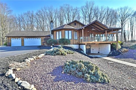 4004 Wynwood Dr, Sharpsville, PA 16150