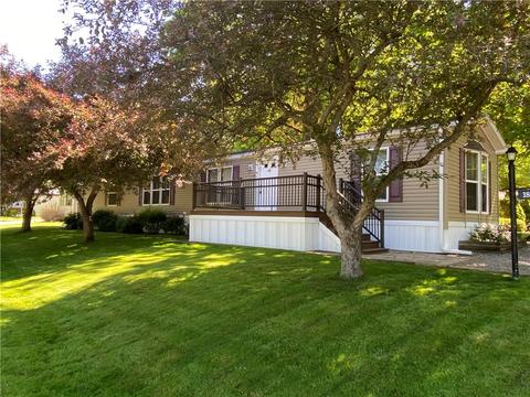 3752 N Hermitage Rd #184, Transfer, PA 16154