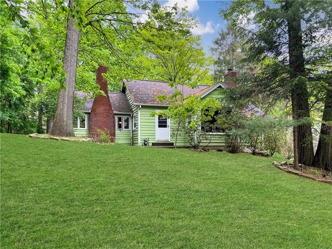 201 Woodland Dr, New Castle, PA 16105