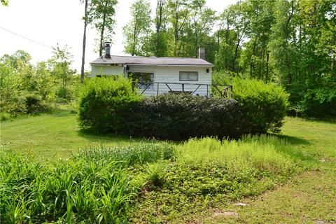 205 Chickadee Ln, Middlecreek, PA 15557