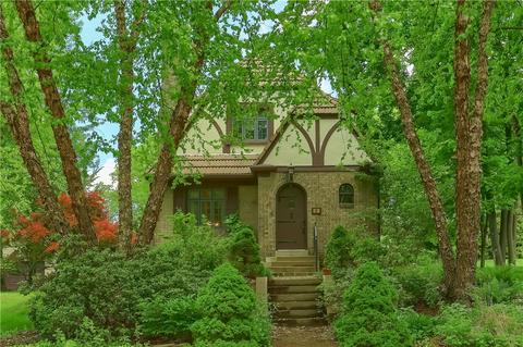15 New Brighton Rd, Ben Avon Heights, PA 15202