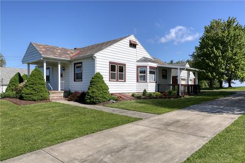 795 Hartzell School Rd, New Brighton, PA 15066