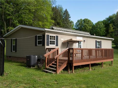 318 Heizler Dr, Hookstown, PA 15050