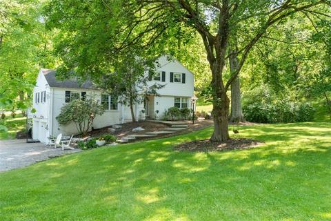 195 Woodland Farms Rd, Fox Chapel, PA 15238