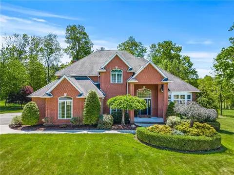 153 Scott Dr, New Castle, PA 16105