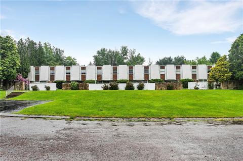 2207 Aurora Dr, Pittsburgh, PA 15237