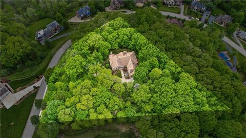 1009 Hunt Club Ct, Export, PA 15632 photo 2
