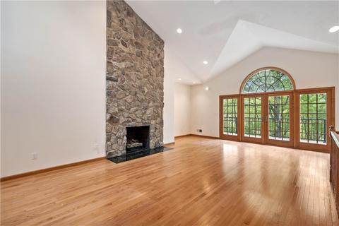 1009 Hunt Club Ct, Export, PA 15632 photo 5