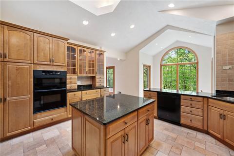 1009 Hunt Club Ct, Export, PA 15632 photo 8
