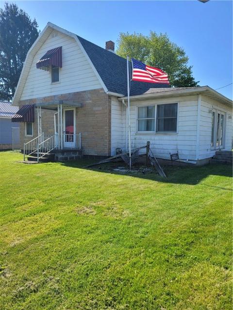 320 E Mercer St, Harrisville, PA 16038