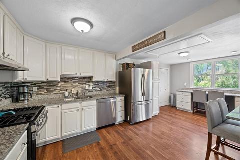 14150 Wayne Dr, Irwin, PA 15642 photo 11