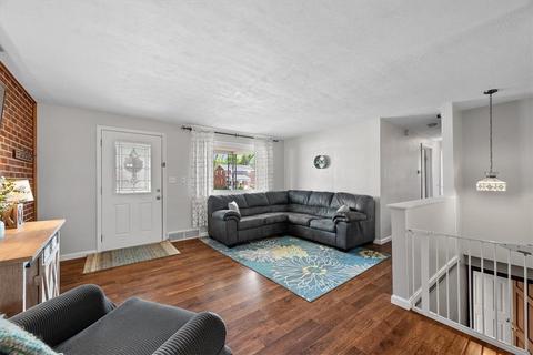 14150 Wayne Dr, Irwin, PA 15642 photo 6