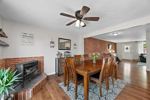 14150 Wayne Dr, Irwin, PA 15642 photo 9
