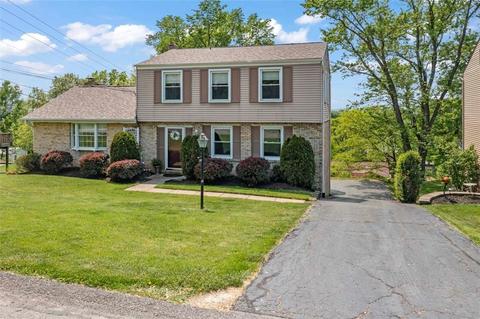 1742 Moynelle Dr, Pittsburgh, PA 15243
