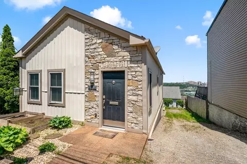 2319 Cobden St, Pittsburgh, PA 15203