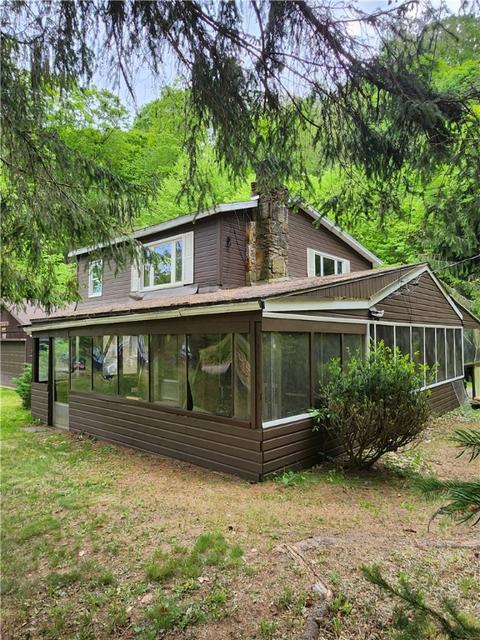 751 Triple Creek Rd, Champion, PA 15622