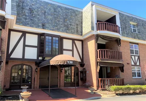 136 Centennial Ave #207, Sewickley, PA 15143