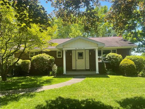 106 Bayberry Cir, New Kensington, PA 15068
