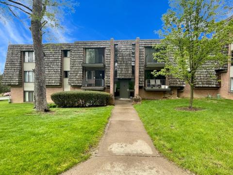 633 Forest Green Dr, Coraopolis, PA 15108