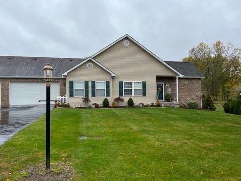 118 Clearwater Dr, Ellwood City, PA 16117