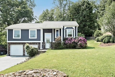 952 Delfield Dr, Bethel Park, PA 15102