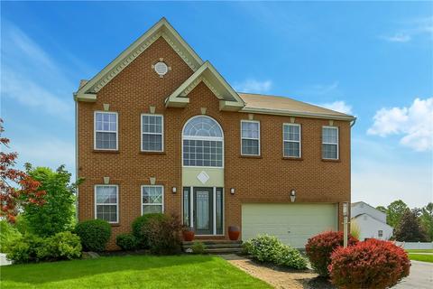 1015 Sweet Brier Dr, Aliquippa, PA 15001