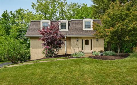 998 Broad Meadow Dr, Mccandless, PA 15237