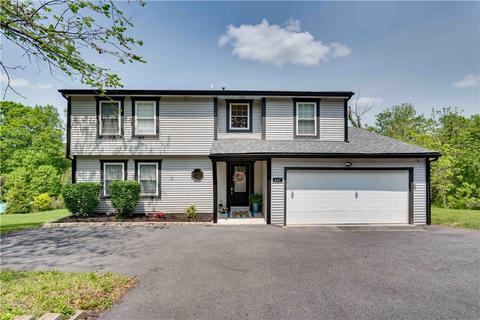 637 Seminary Ave, Oakdale, PA 15071