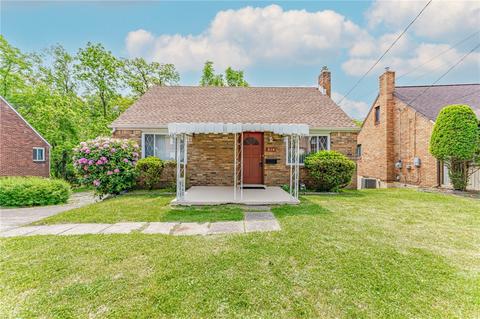 214 Pennoak Dr, Penn Hills, PA 15235